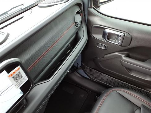 New 2025 Jeep Gladiator Rubicon w/ Convenience Group image 29