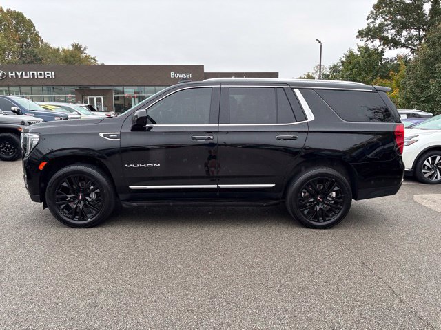 Used 2023 GMC Yukon SLT AWD/4WD image 2