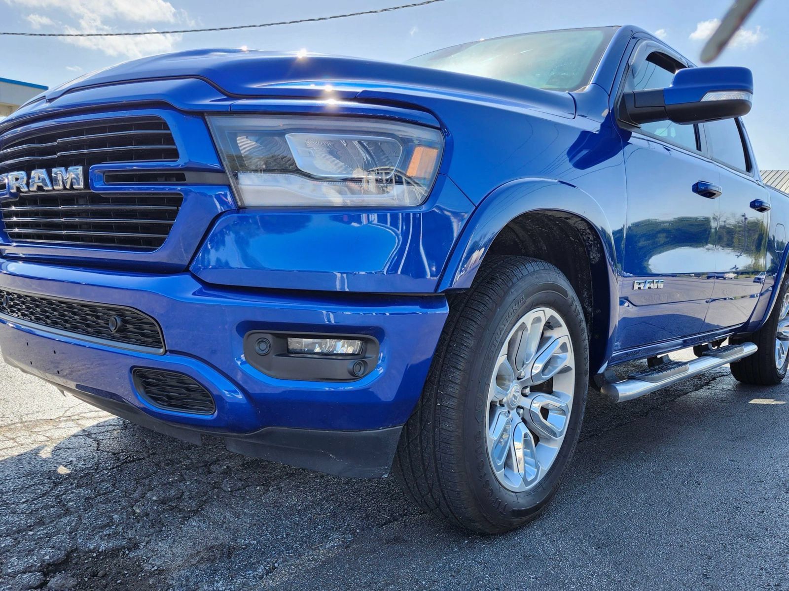 Used 2019 RAM 1500 Laramie w/ Sport Appearance Package AWD/4WD image 9