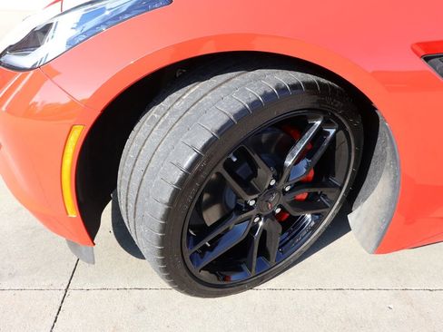 Used 2018 Chevrolet Corvette Stingray Coupe w/ 1LT RWD image 28