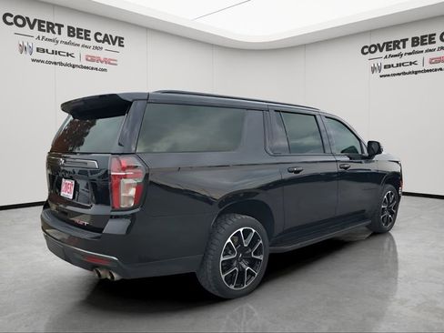 Used 2022 Chevrolet Suburban RST w/ Sport Performance Package image 9