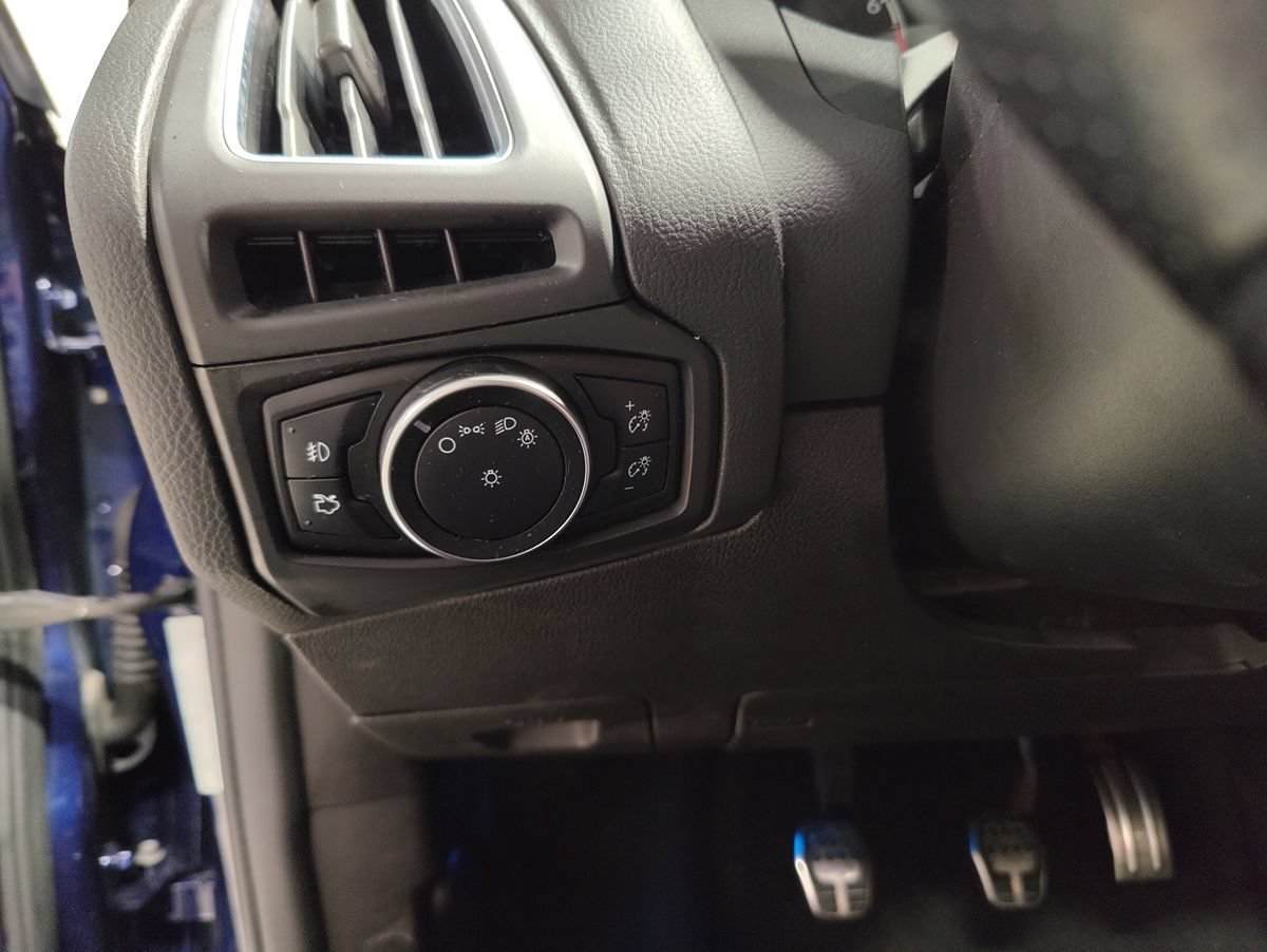 Used 2016 Ford Focus ST w/ Equipment Group 401A FWD image 27