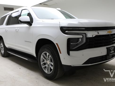 New 2026 Chevrolet Suburban LS RWD image 7