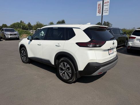 Used 2021 Nissan Rogue SV AWD/4WD image 6