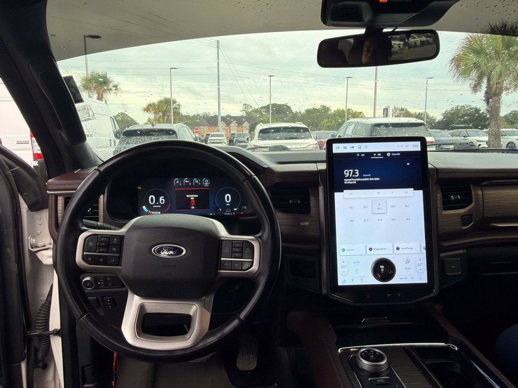 Used 2022 Ford Expedition Limited RWD image 11