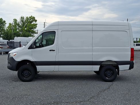 Used 2025 Mercedes-Benz Sprinter 2500 image 8