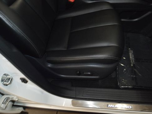 Used 2023 Nissan Murano SV w/ SV Midnight Edition Package image 9