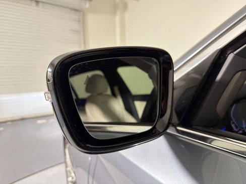 Used 2020 BMW 530e w/ Premium Package RWD image 21