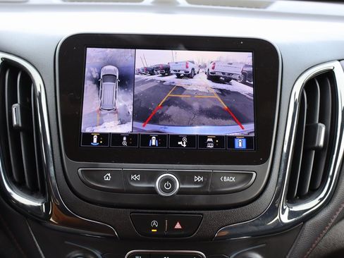 Used 2022 Chevrolet Equinox RS w/ Infotainment Package image 9