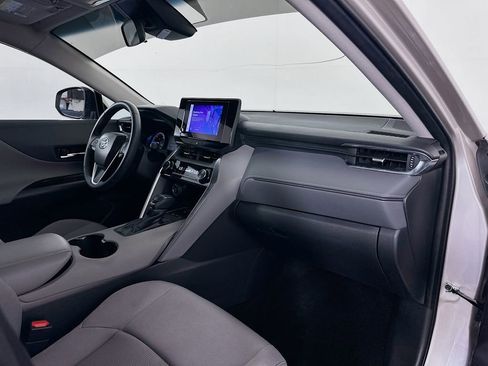 Used 2023 Toyota Venza LE image 28