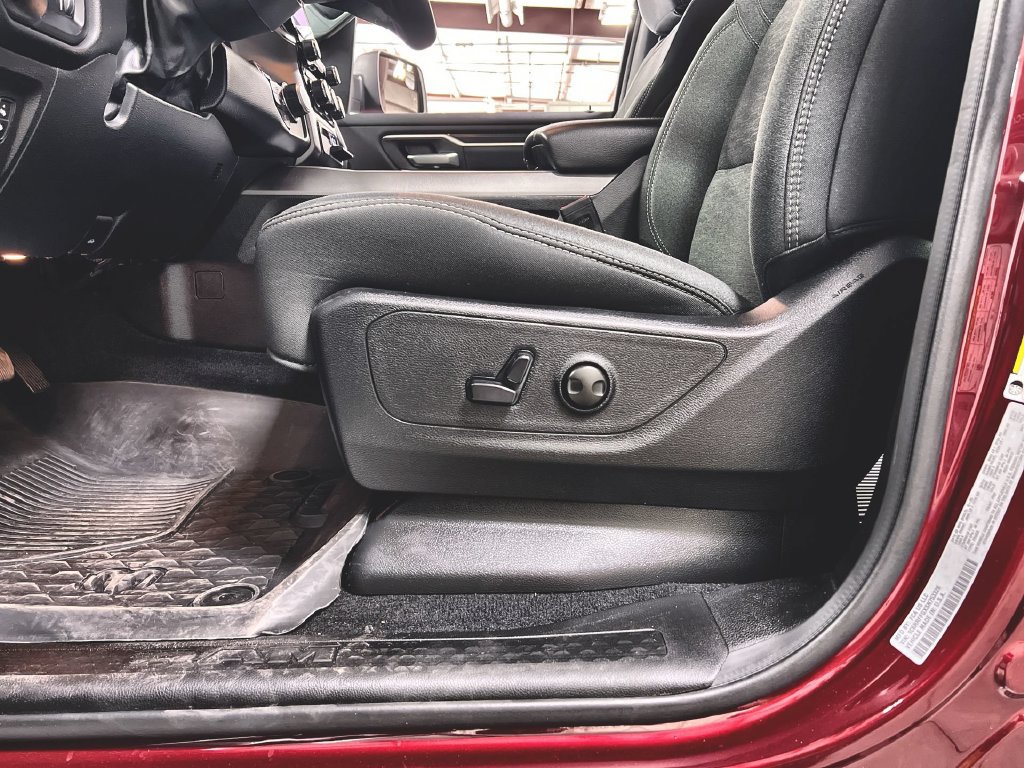 Used 2025 RAM 1500 Big Horn AWD/4WD image 12