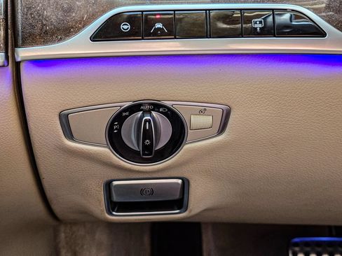 Used 2019 Mercedes-Benz S 560 Sedan image 28