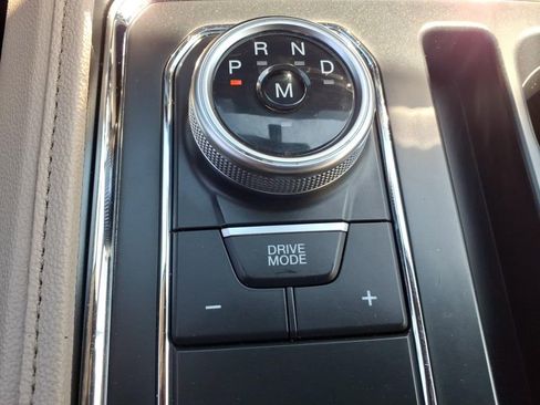 Used 2024 Ford Expedition XLT RWD image 9