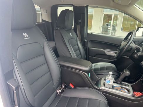 Used 2020 Chevrolet Colorado LT w/ Safety Package RWD image 5