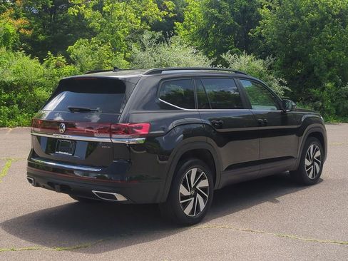 Used 2024 Volkswagen Atlas SE AWD/4WD image 4