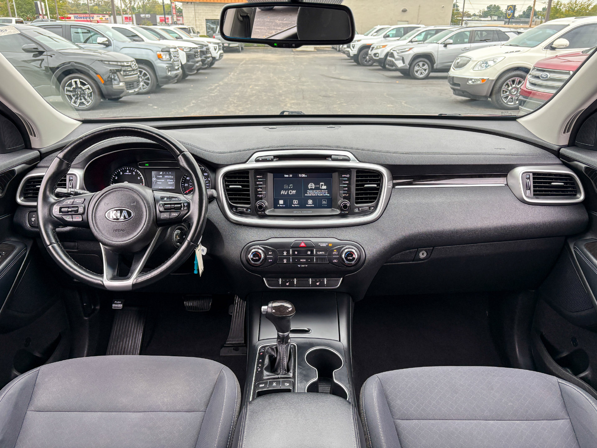 Used 2018 Kia Sorento AWD image 29