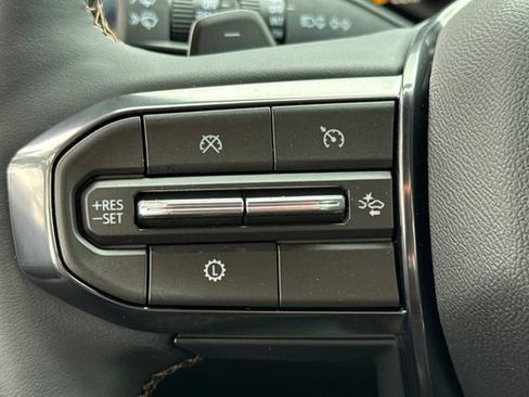New 2026 GMC Acadia AT4 w/ Luxury Package AWD/4WD image 30