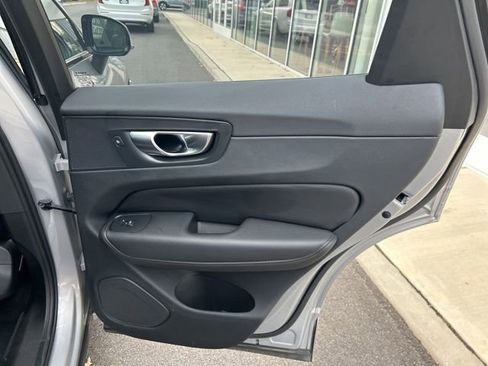 Certified 2025 Volvo XC60 B5 Plus AWD/4WD image 12