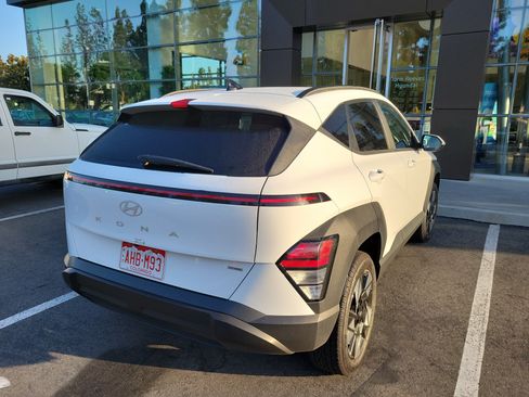 Used 2024 Hyundai Kona SEL AWD/4WD image 5