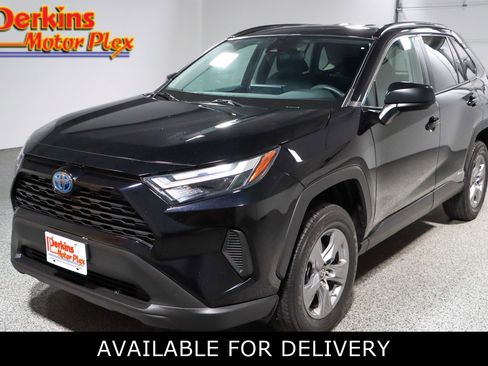 Used 2023 Toyota RAV4 LE AWD/4WD image 1