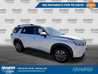 Used 2024 Nissan Pathfinder SV
