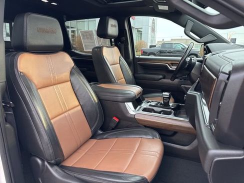 Used 2024 Chevrolet Silverado 1500 High Country AWD/4WD image 29