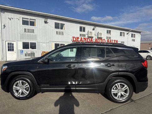 Used 2018 GMC Terrain SLE w/ Driver Convenience Package FWD image 3