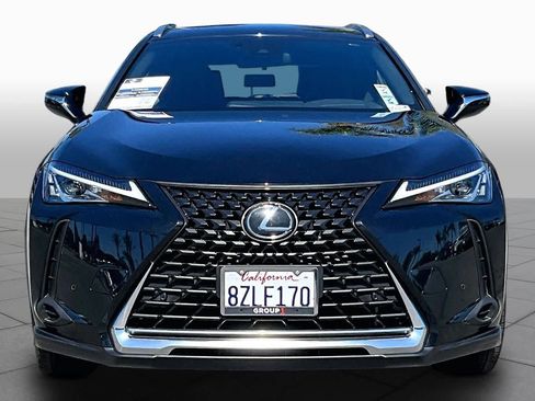 Used 2022 Lexus UX 200 w/ Accessory Package (Z1) FWD image 3