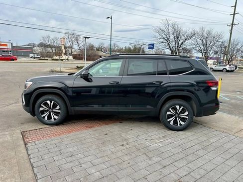New 2026 Volkswagen Atlas SE image 4