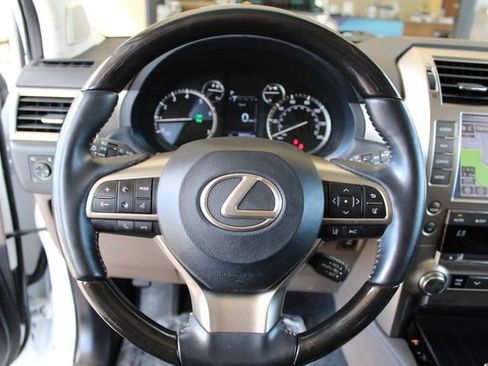 Used 2021 Lexus GX 460 Premium w/ Premium Package image 26