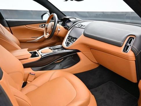 Used 2021 Aston Martin DBX AWD/4WD image 16