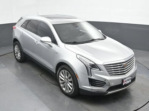 Used 2017 Cadillac XT5 Platinum w/ Driver Assist Package AWD/4WD image 32