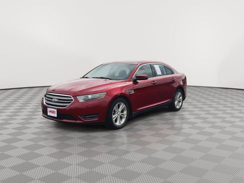 Used 2015 Ford Taurus SEL image 4