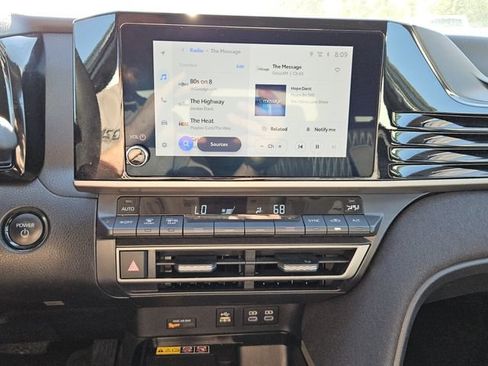 Used 2025 Toyota Camry LE FWD image 17