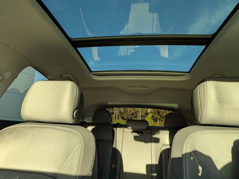 Used 2021 Audi e-tron Premium Plus w/ Premium Plus Package image 15