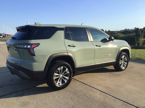 New 2026 Chevrolet Equinox LT w/ Convenience Package II image 6