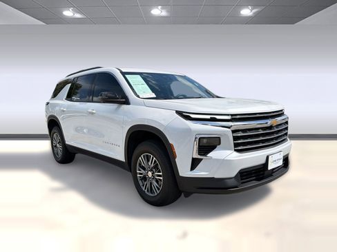 Certified 2024 Chevrolet Traverse LT FWD image 6