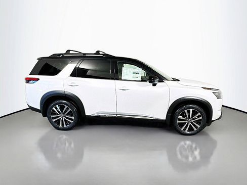 New 2025 Nissan Pathfinder Platinum w/ Cargo Package image 8
