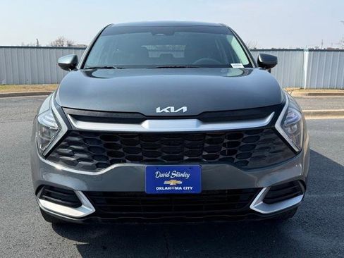 Used 2023 Kia Sportage LX image 2