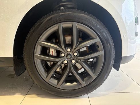 Used 2024 Land Rover Range Rover Sport SE AWD/4WD image 12