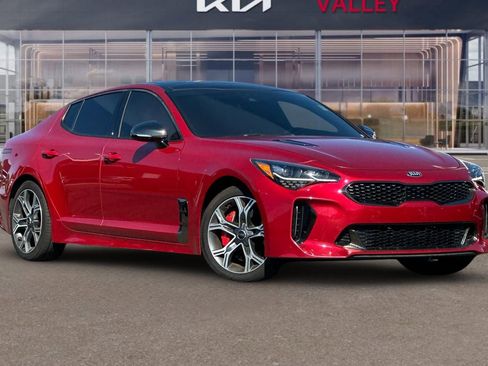Used 2018 Kia Stinger GT2 image 2