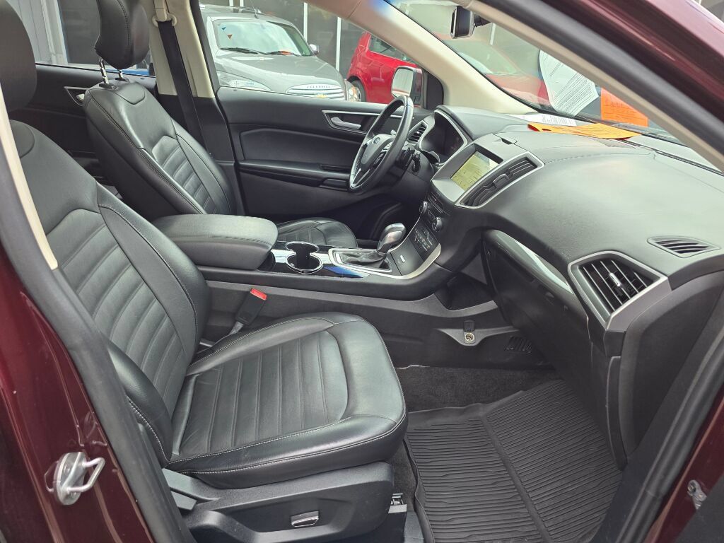 Used 2017 Ford Edge SEL w/ Equipment Group 201A AWD/4WD image 11