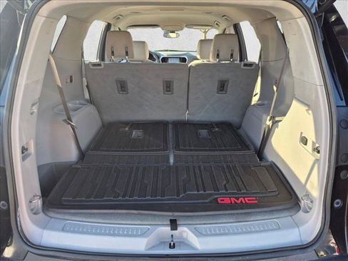 Used 2018 GMC Acadia SLE w/ LPO, Cargo Package FWD image 7