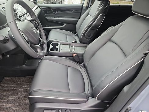 New 2026 Honda Odyssey Touring image 16