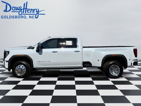 New 2026 GMC Sierra 3500 Denali Ultimate AWD/4WD image 2
