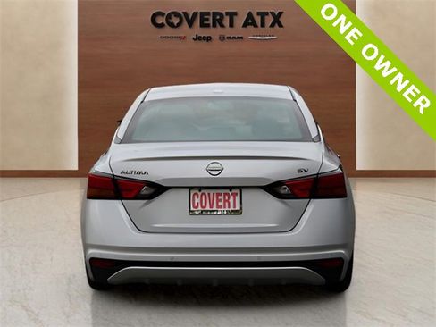 Used 2024 Nissan Altima 2.5 SV image 4