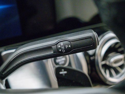 Used 2020 Mercedes-Benz GLB 250 4MATIC image 22