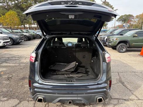 Certified 2022 Ford Edge ST w/ Equipment Group 401A image 9