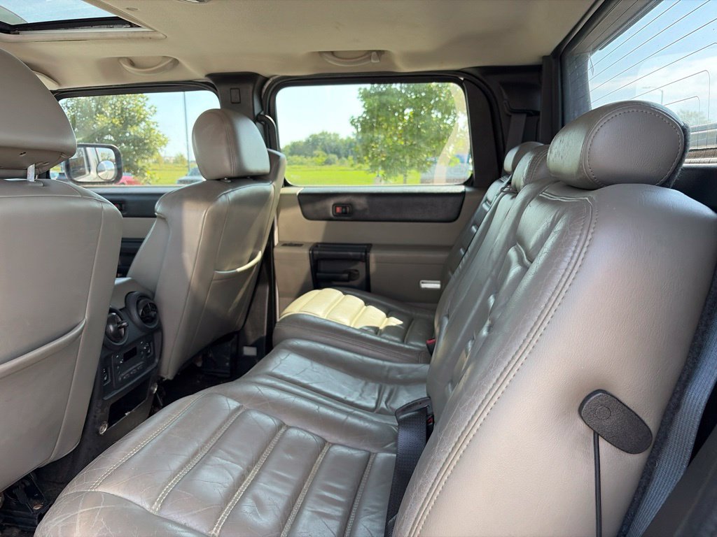 Used 2005 HUMMER H2 SUT w/ Preferred Equipment Group AWD/4WD image 24
