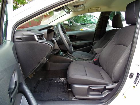 Used 2023 Toyota Corolla LE FWD image 15
